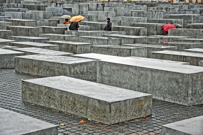 Holocaust-Denkmal_in_Berlin_(tone-mapping)